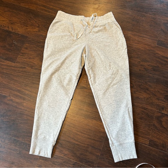 [All in Motion] Gray Jogger Sweatpants Relaxed Fit - Picture 7 of 10